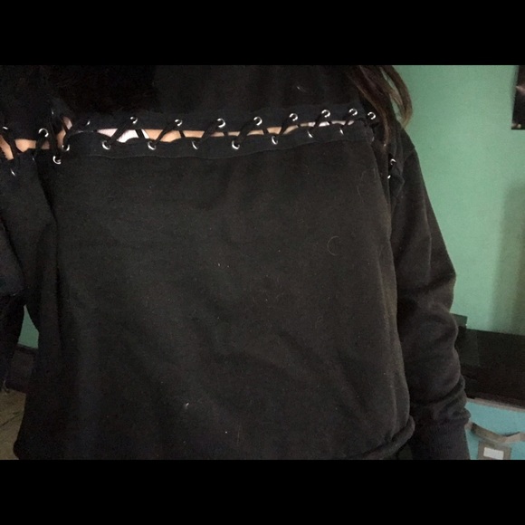 Cropped longe sleeve - Picture 2 of 2